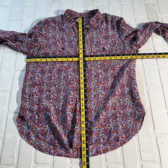J. Crew Classic Fit 100% Silk Blouse Womens 8 Red Floral‎ Long Sleeve Button Up - Picture 3 of 11